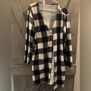 White and black Buffalo plaid long cardigan, size 2XL